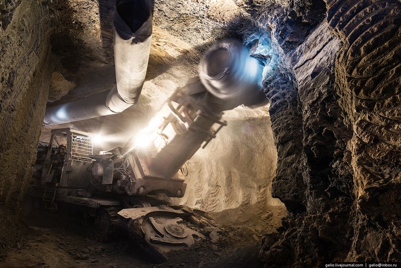 Illustration for article titled Former Soviet Mines Are Like Artificially Constructed Pits Of Hell